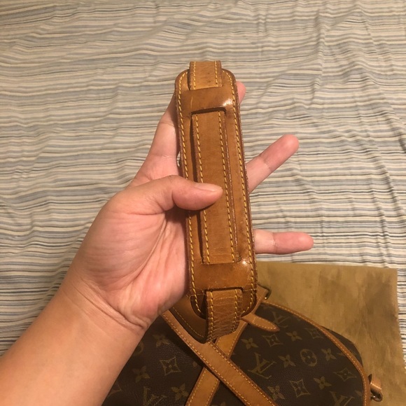 LV Saumur crossbody - Picture 10 of 12